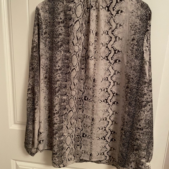 Animal print long sleeve blouse - Picture 5 of 5
